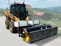 Коммунальная поворотная угловая щетка на трактор